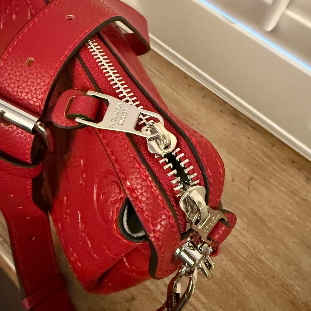 Red Purse - Picture 3 of 5